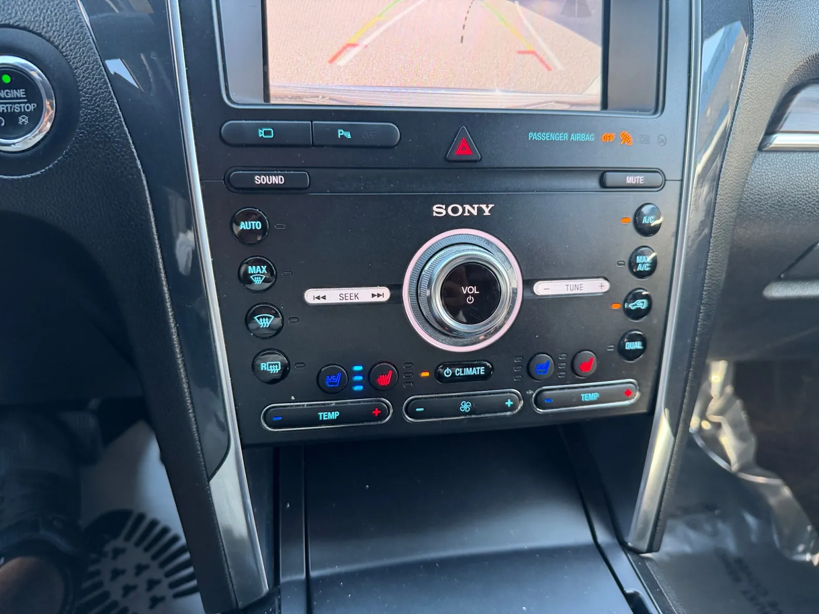 Ford Explorer photo 23