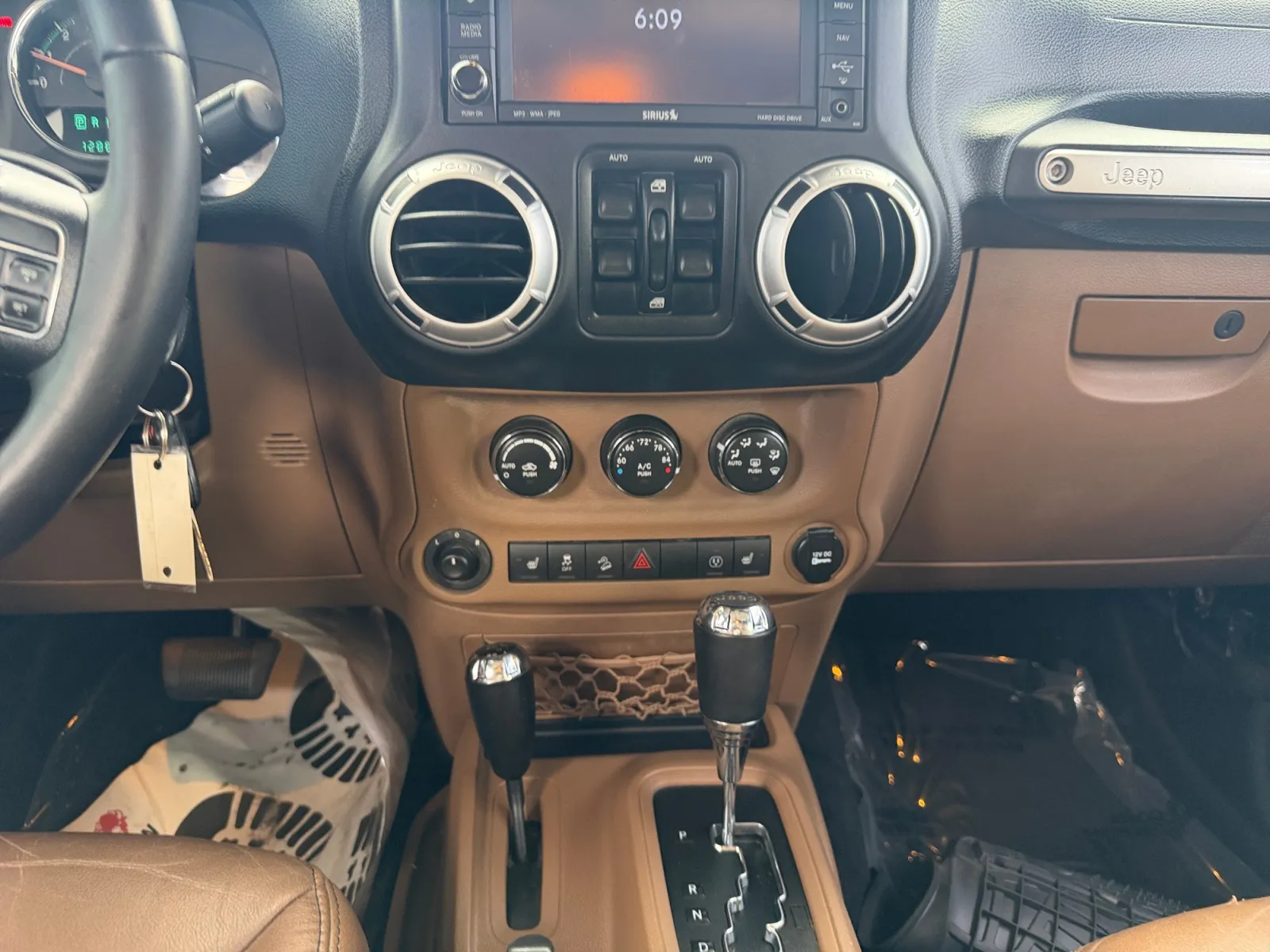 Jeep Wrangler photo 15