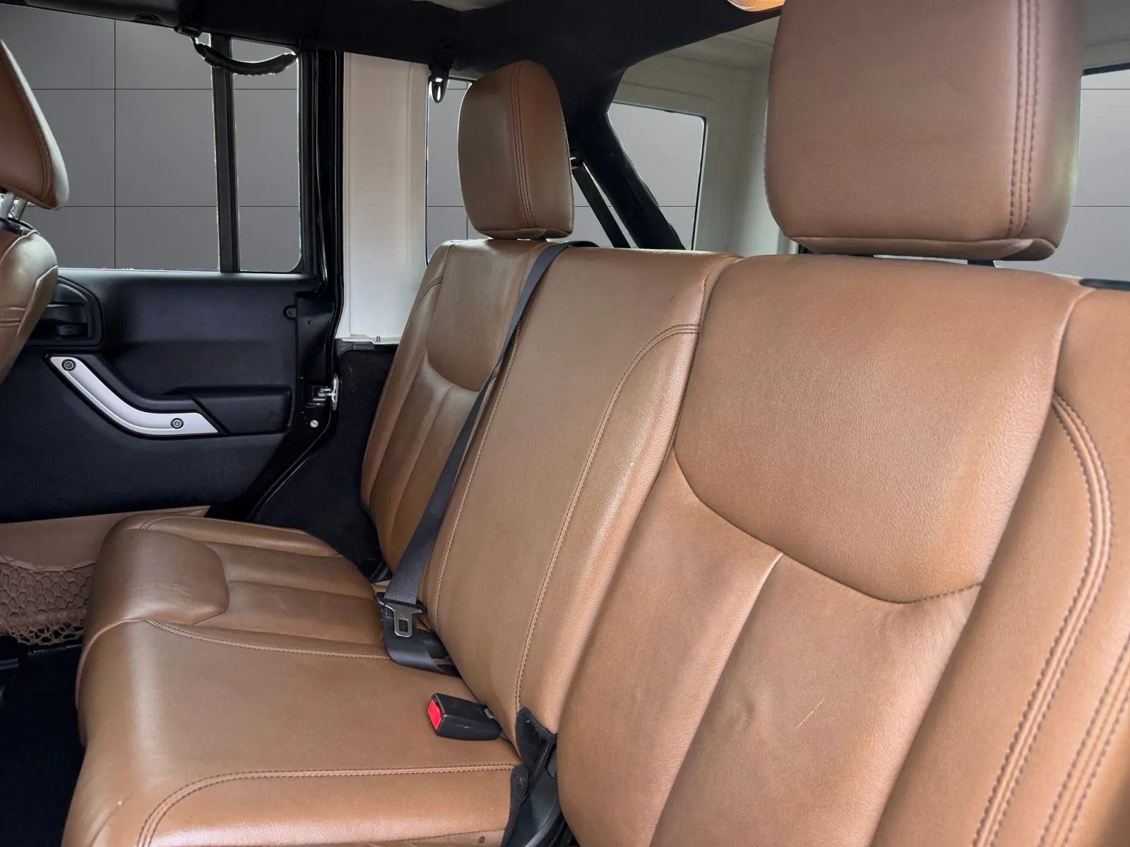 Jeep Wrangler photo 16