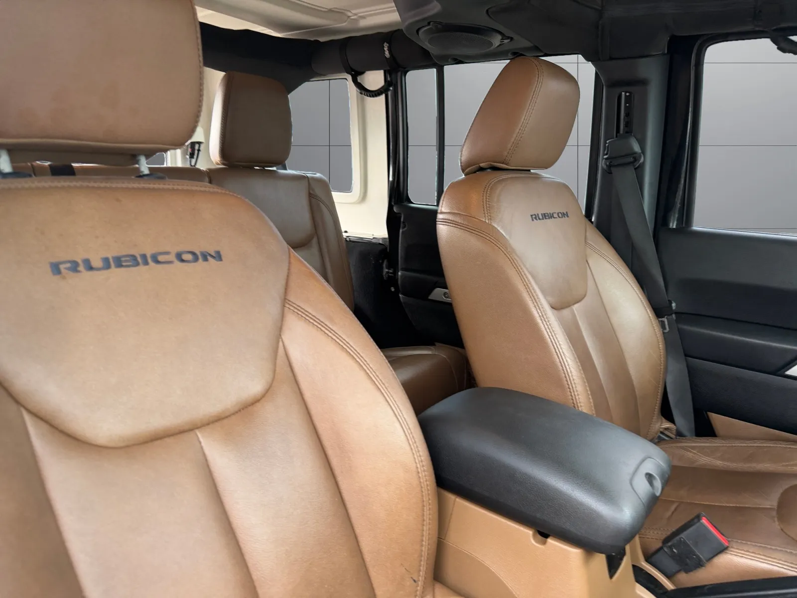 Jeep Wrangler photo 18