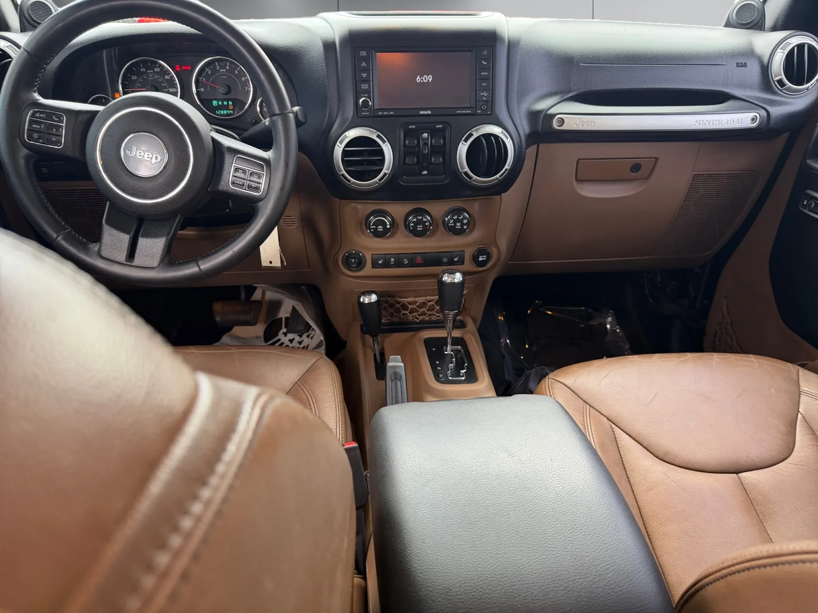 Jeep Wrangler photo 12