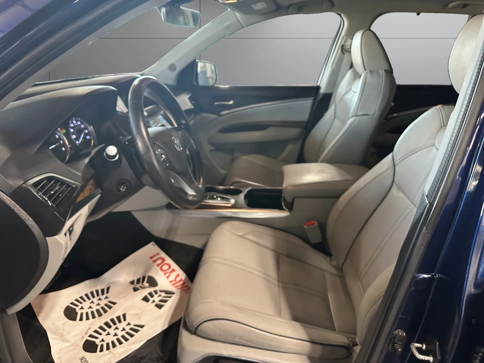 Acura MDX photo 10