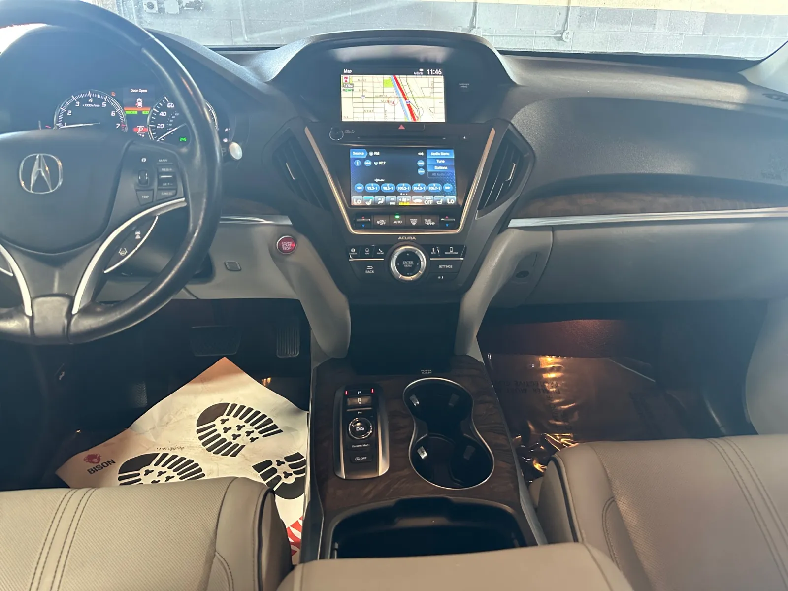 Acura MDX photo 15