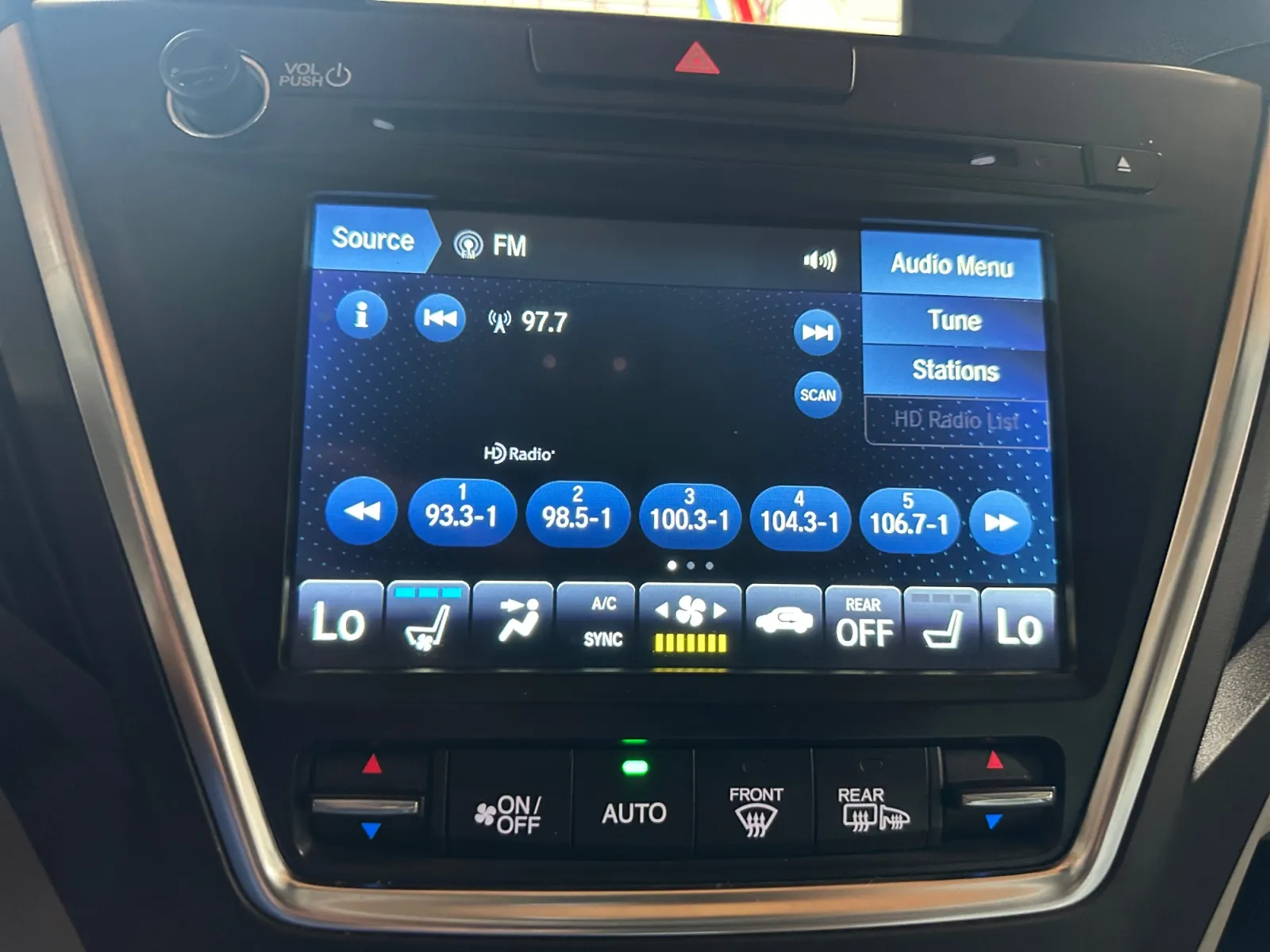 Acura MDX photo 20