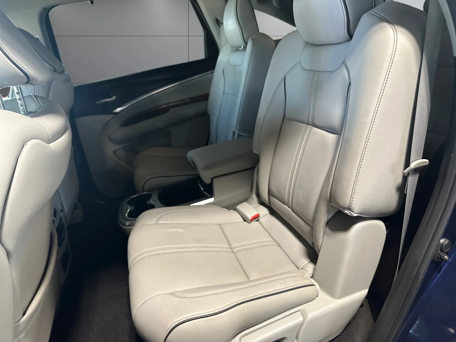 Acura MDX photo 16