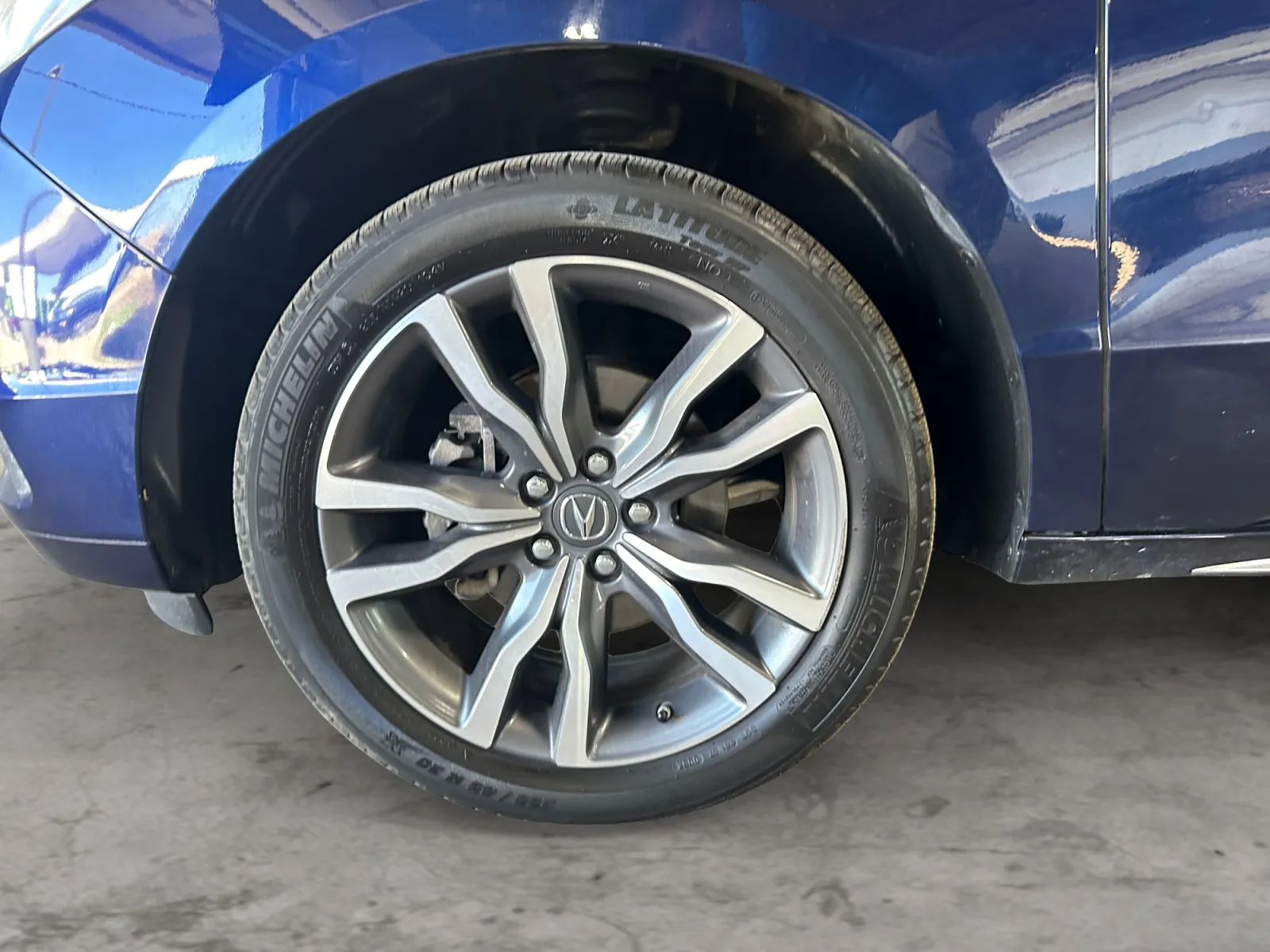 Acura MDX photo 9
