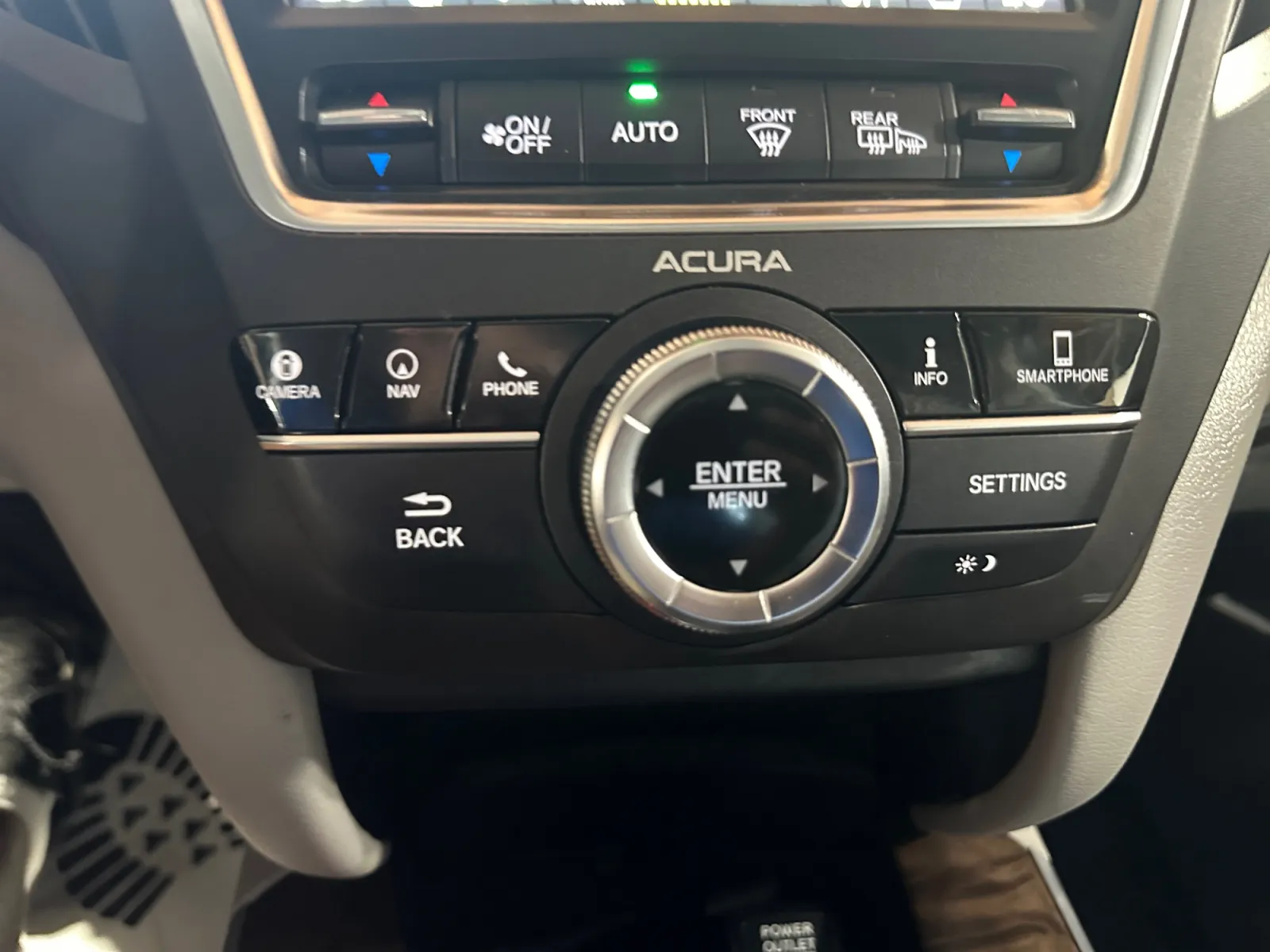 Acura MDX photo 22