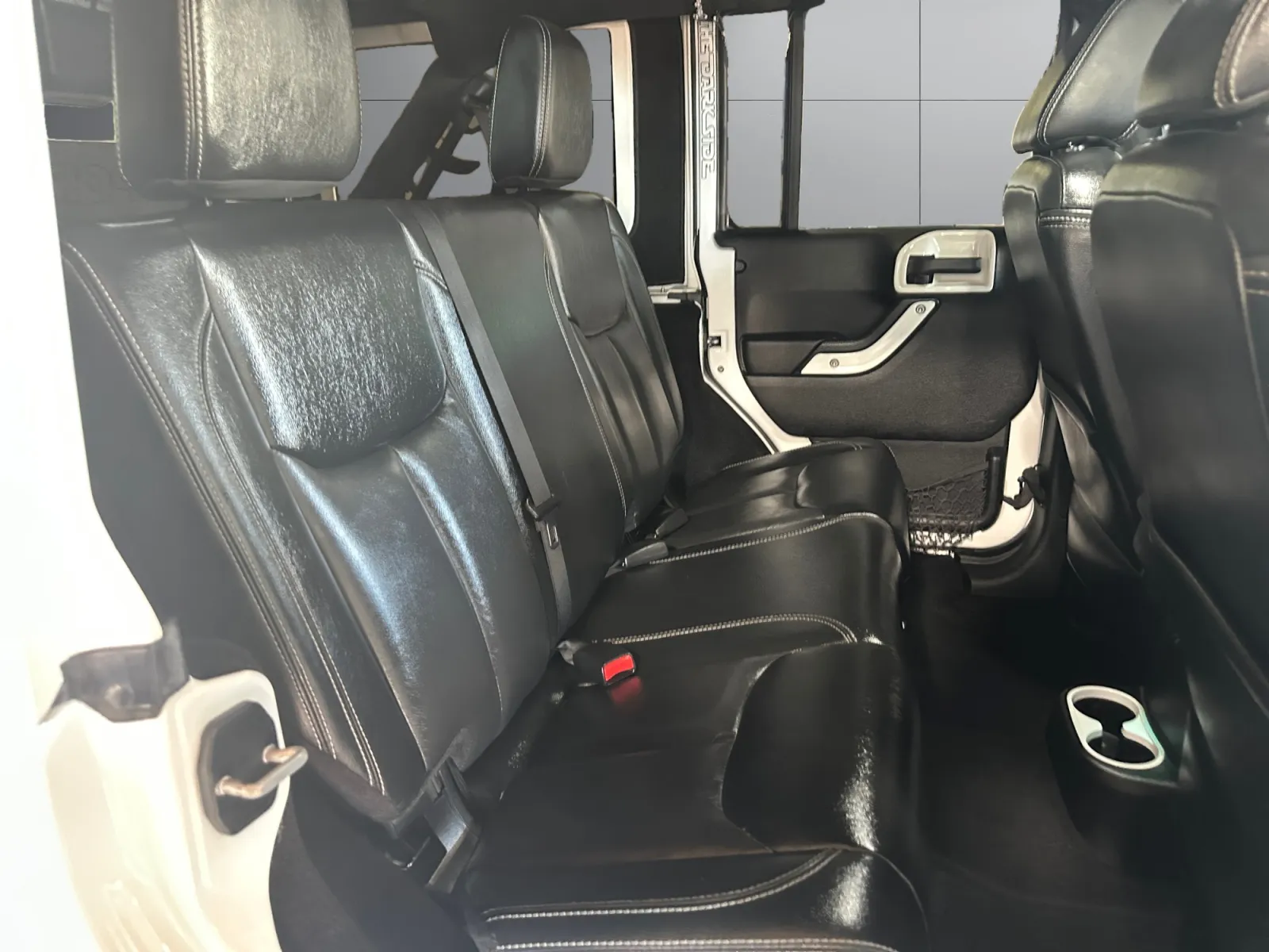 Jeep Wrangler photo 17