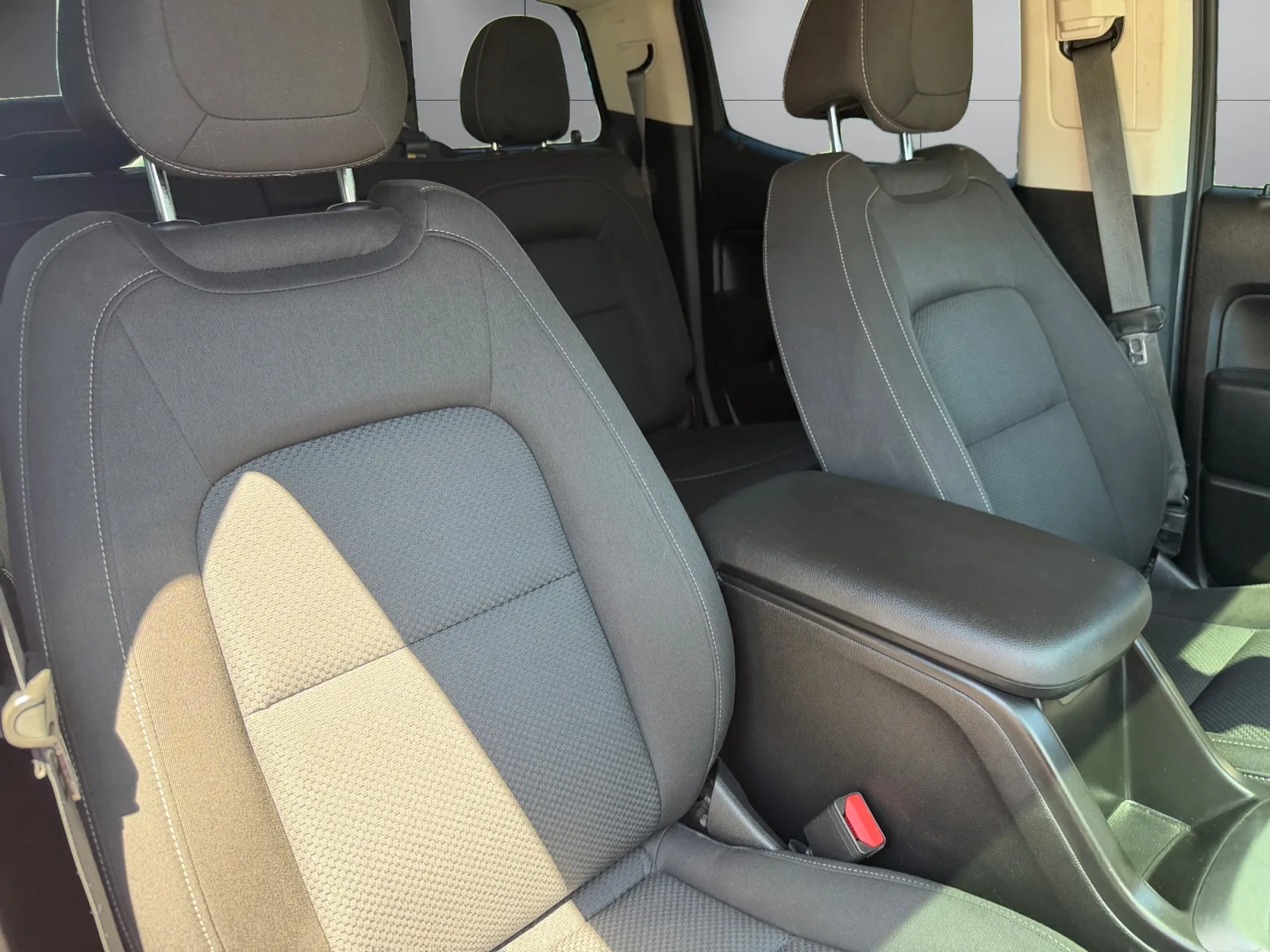 Chevrolet Colorado photo 18