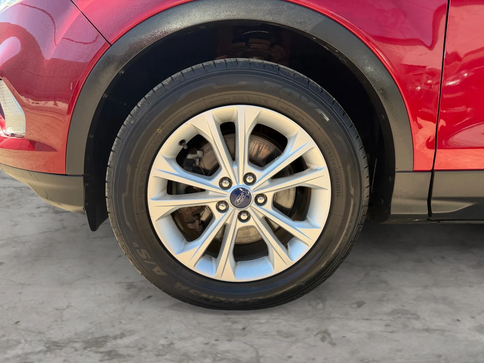 Ford Escape photo 9