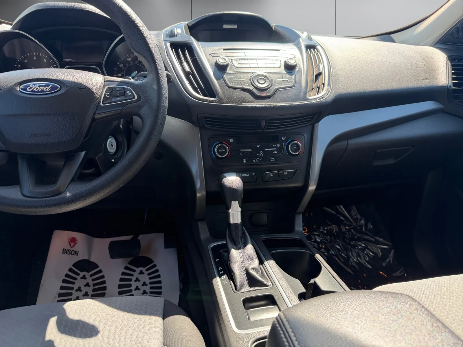 Ford Escape photo 12