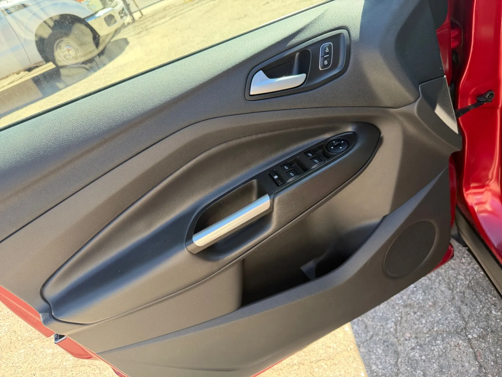 Ford Escape photo 11