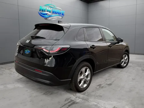 More photos of 2023 Honda HR-V AWD LX at New Wave Automotive, CO