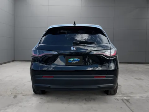 More photos of 2023 Honda HR-V AWD LX at New Wave Automotive, CO