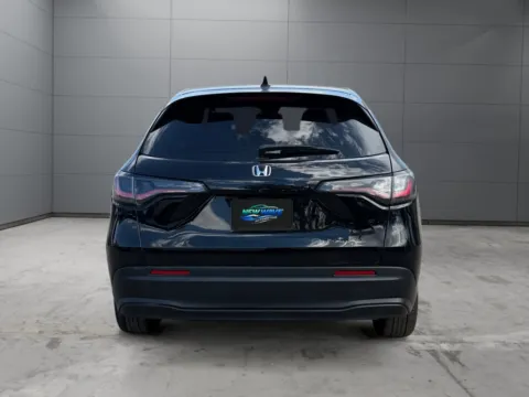 More photos of 2023 Honda HR-V AWD LX at New Wave Automotive, CO