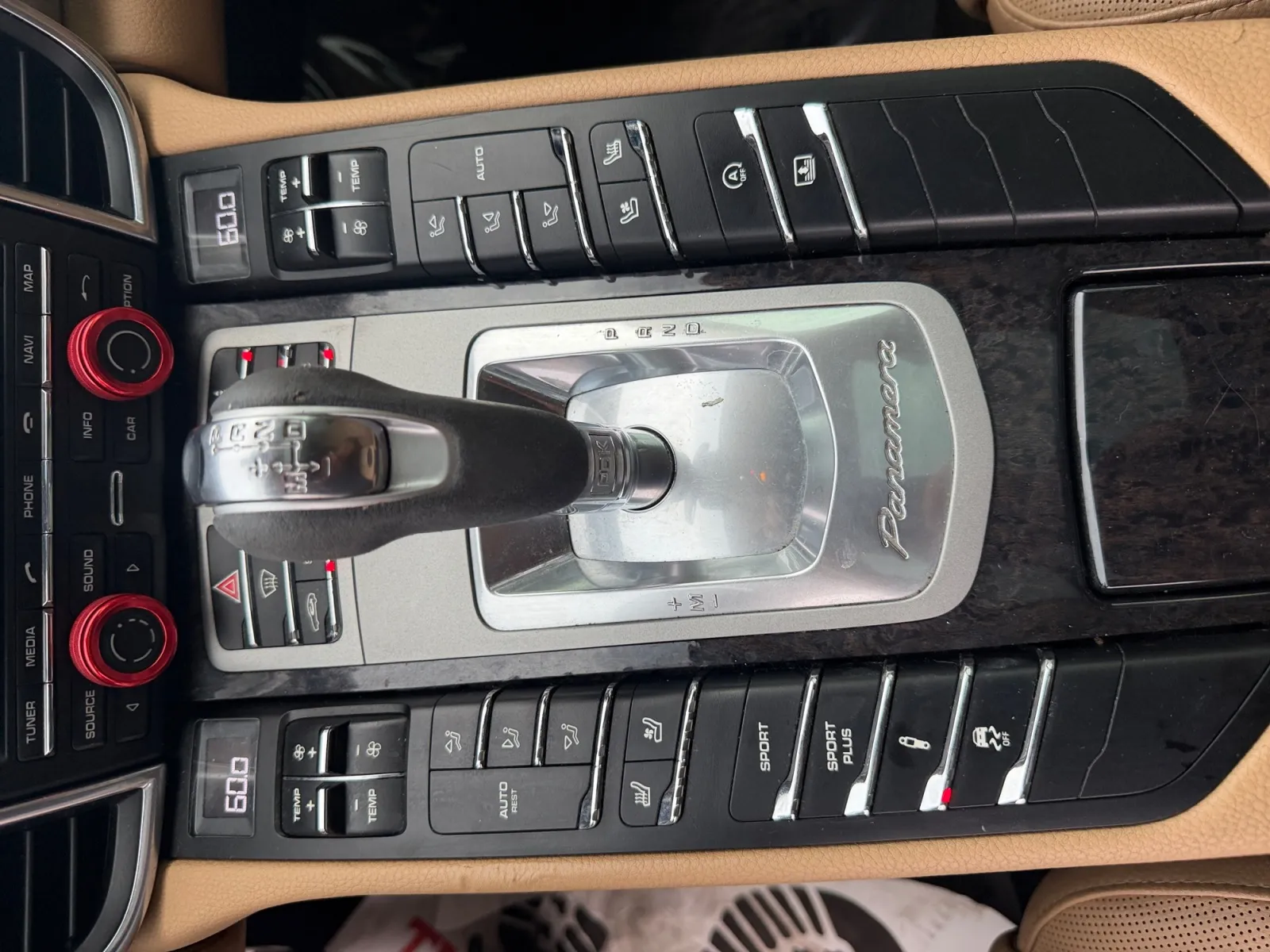 Porsche Panamera photo 22