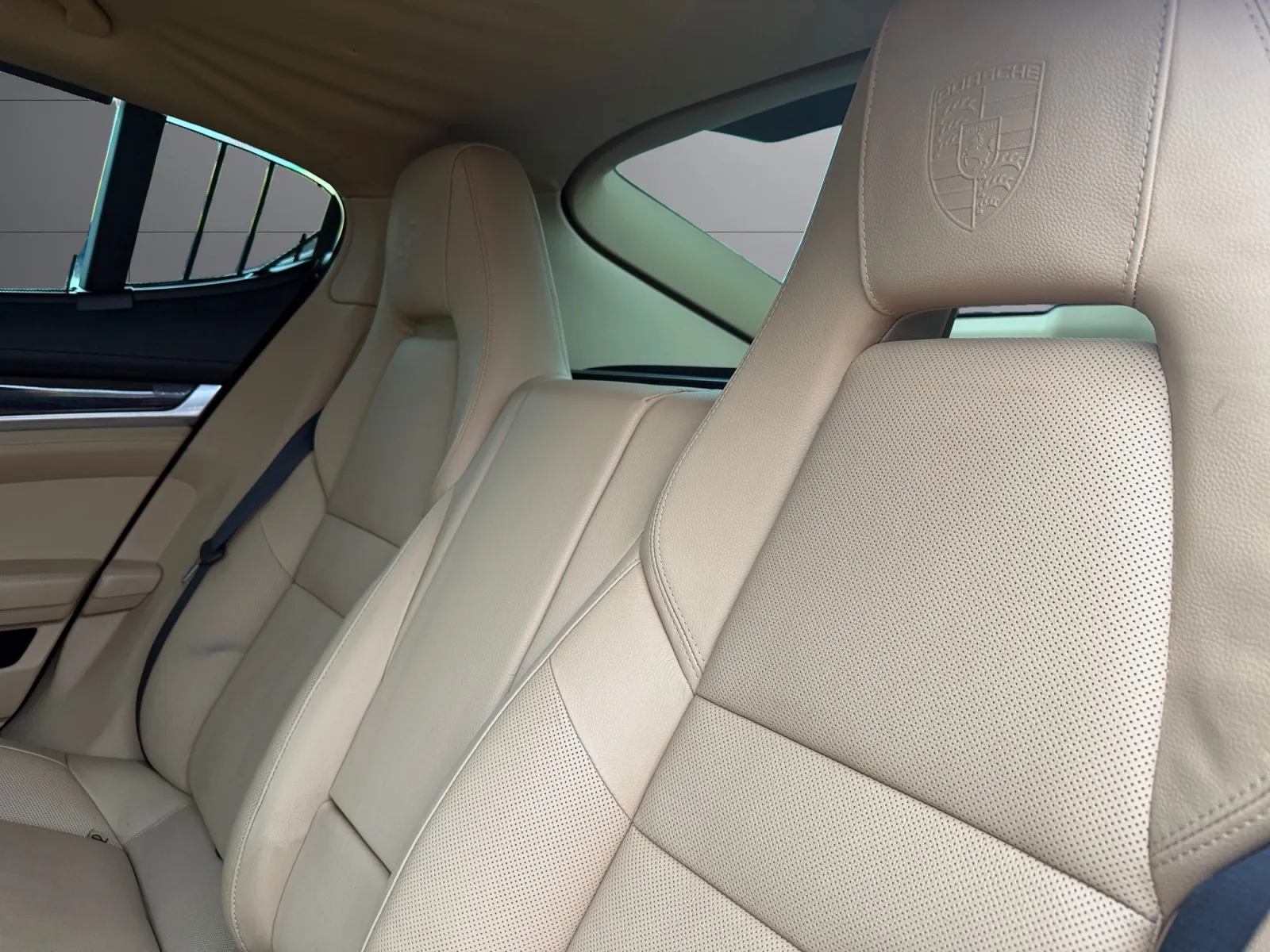 Porsche Panamera photo 16