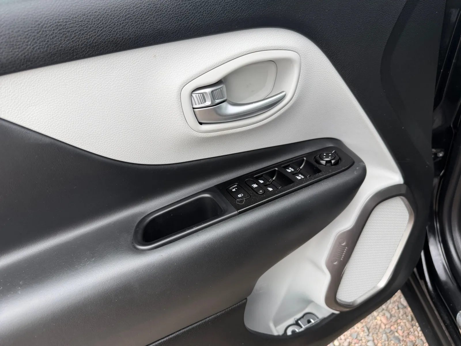 Jeep Renegade photo 11