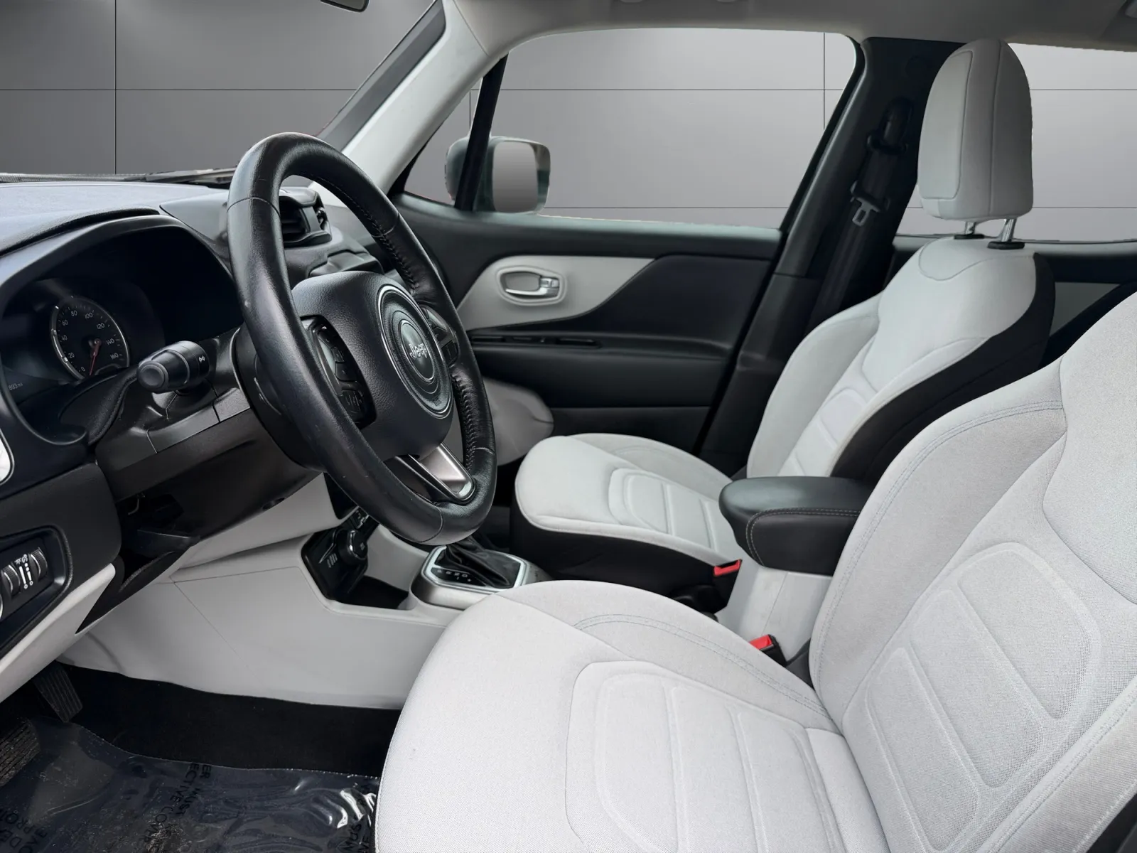 Jeep Renegade photo 10