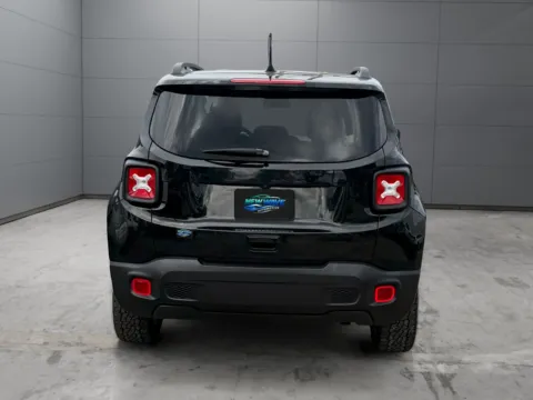 More photos of 2022 Jeep Renegade Latitude 4x4 at New Wave Automotive, CO