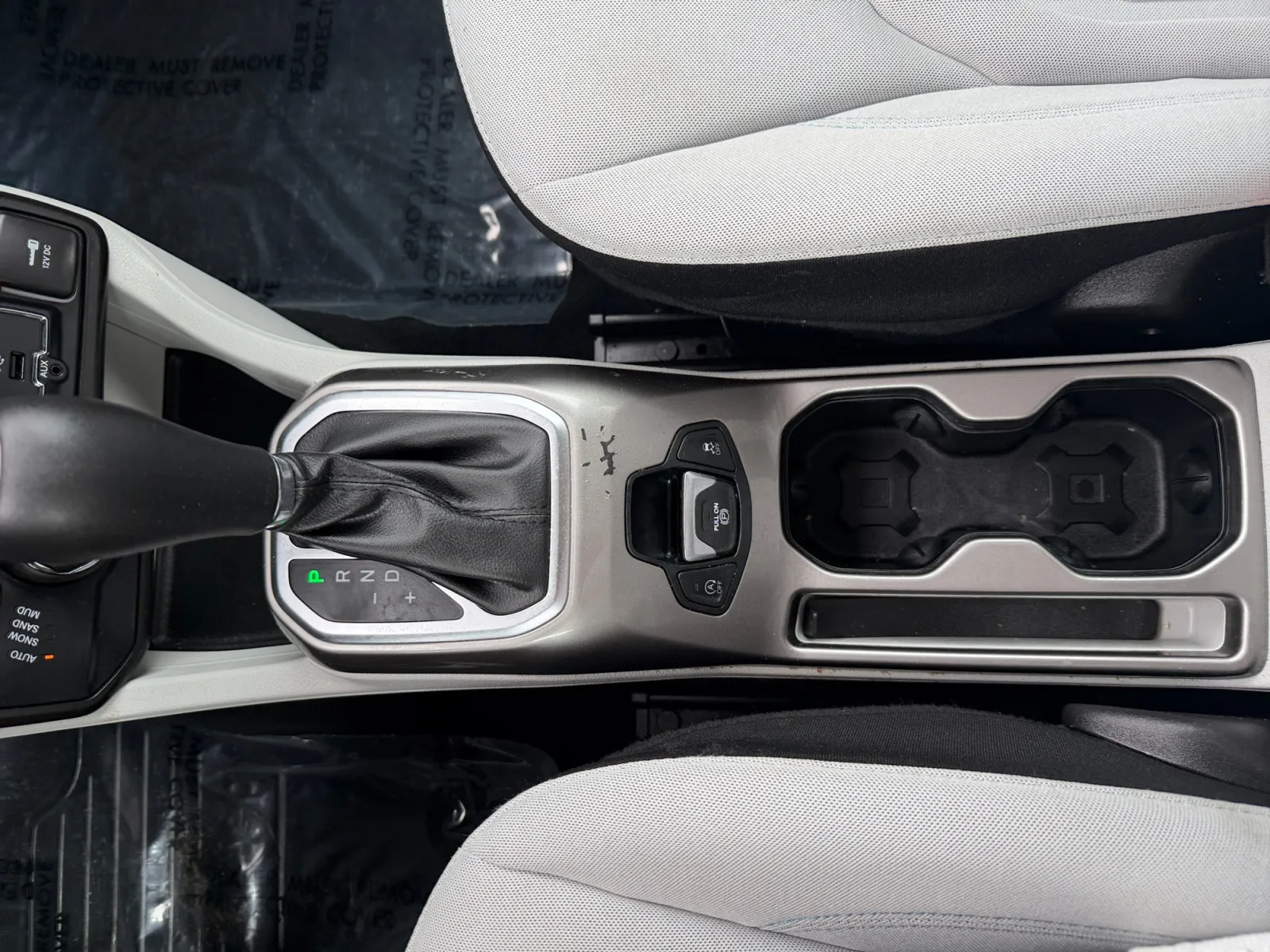 Jeep Renegade photo 24