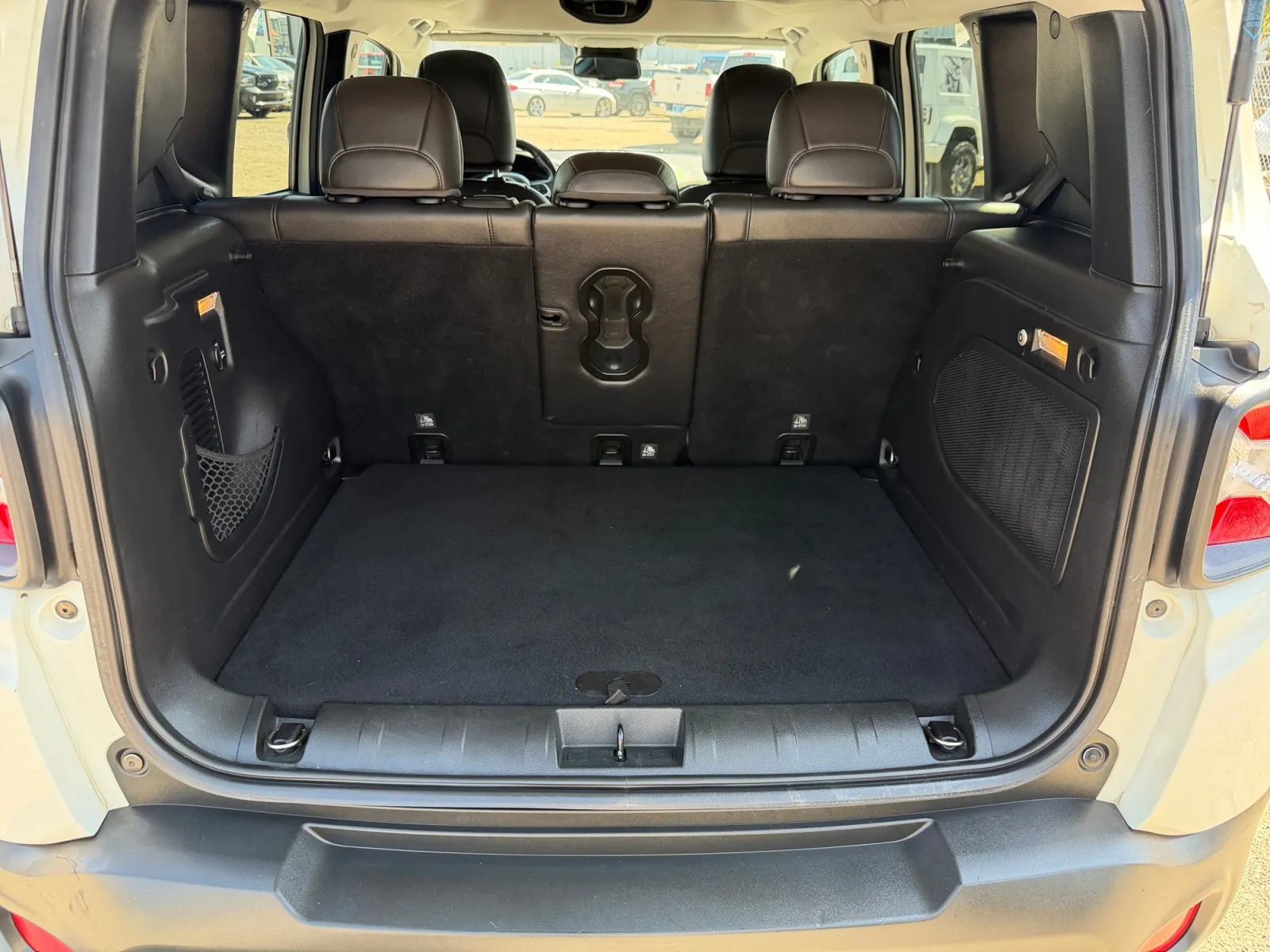 Jeep Renegade photo 19