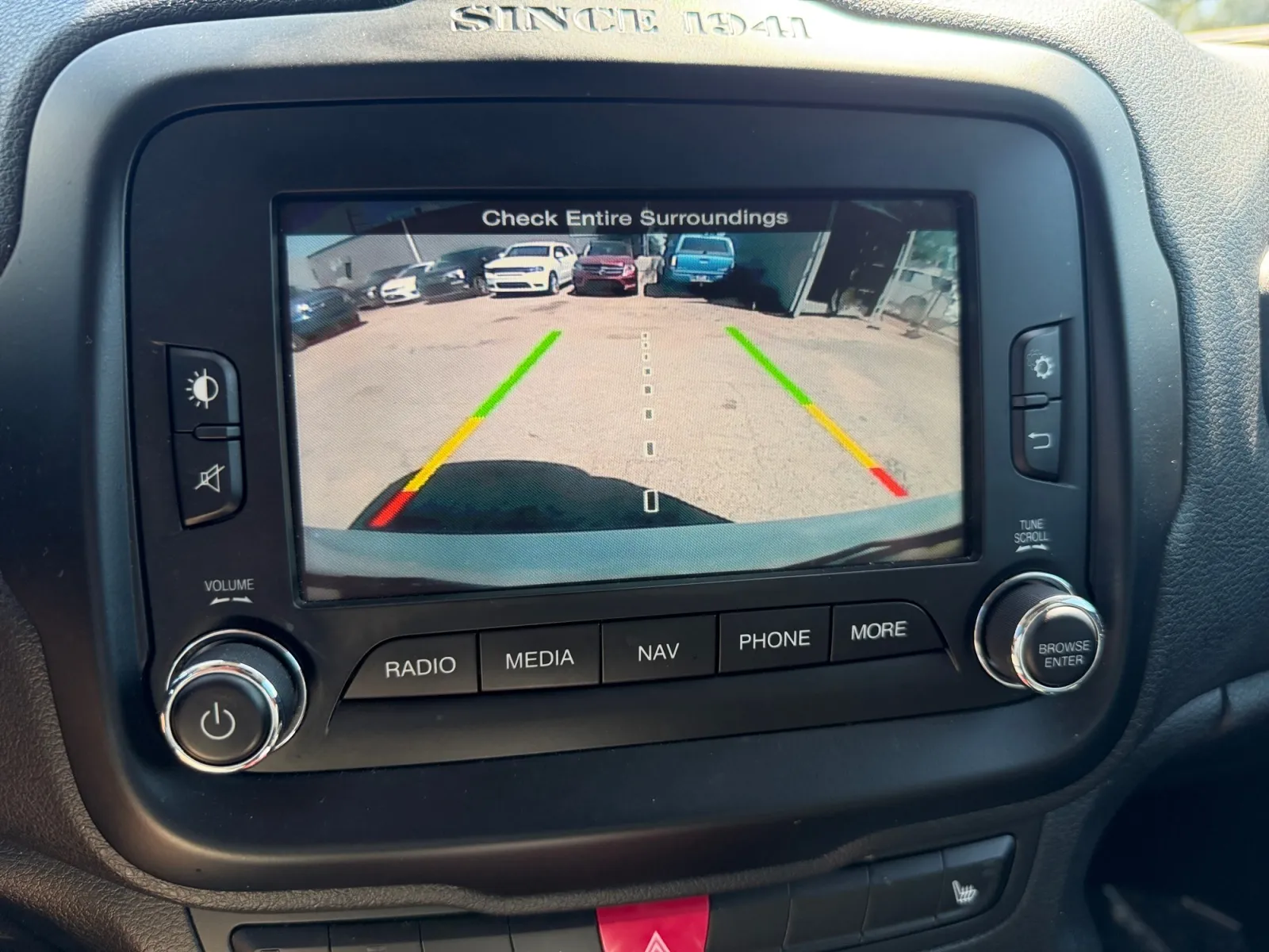 Jeep Renegade photo 22