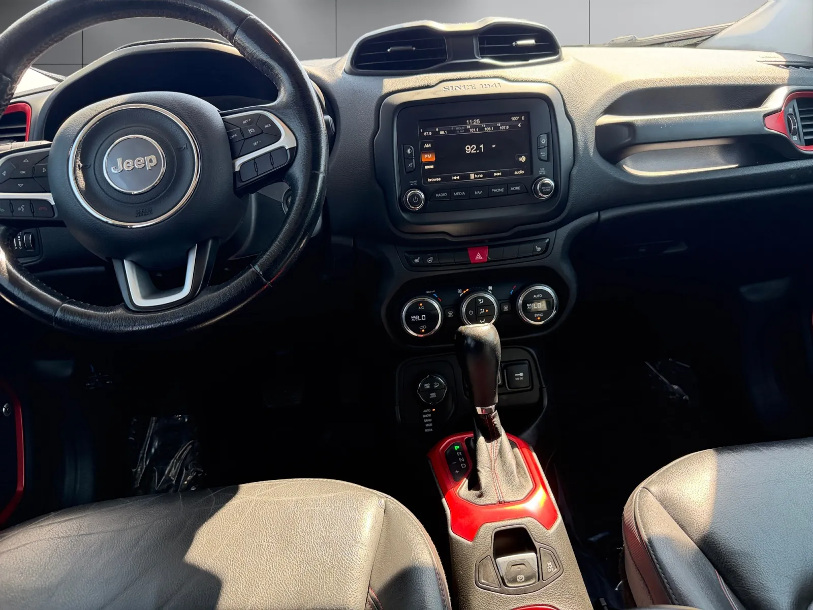 Jeep Renegade photo 12