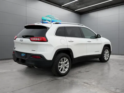More photos of 2016 Jeep Cherokee Latitude at New Wave Automotive, CO