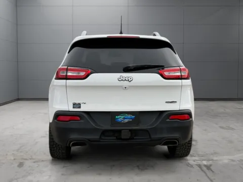 More photos of 2016 Jeep Cherokee Latitude at New Wave Automotive, CO