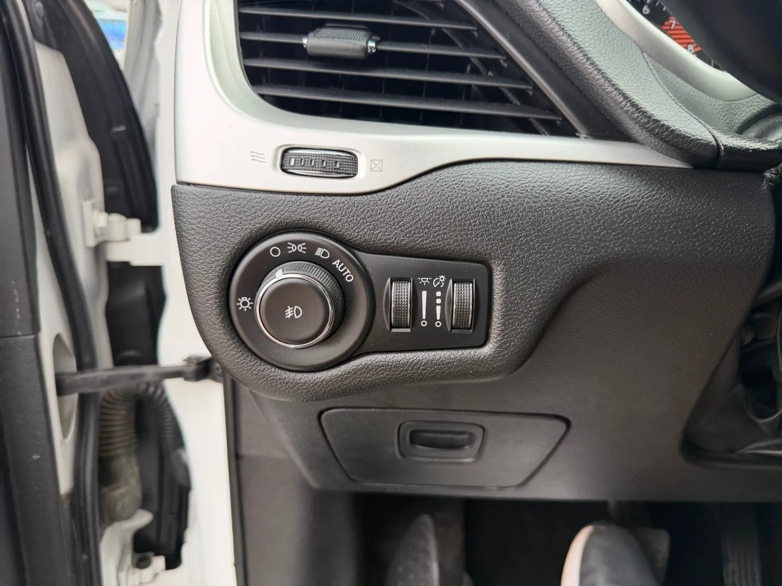 Jeep Cherokee photo 23