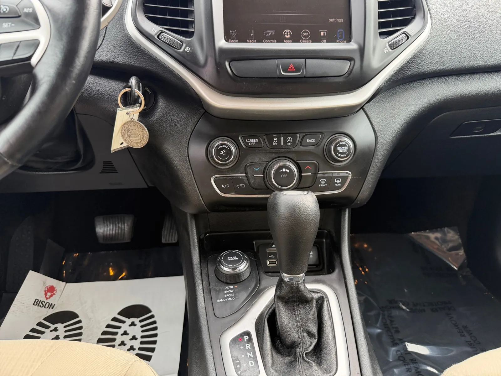 Jeep Cherokee photo 15