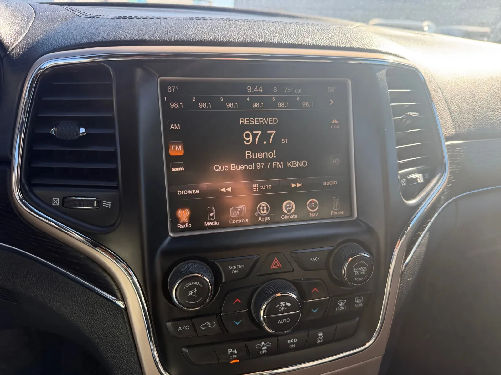 Jeep Grand Cherokee photo 21