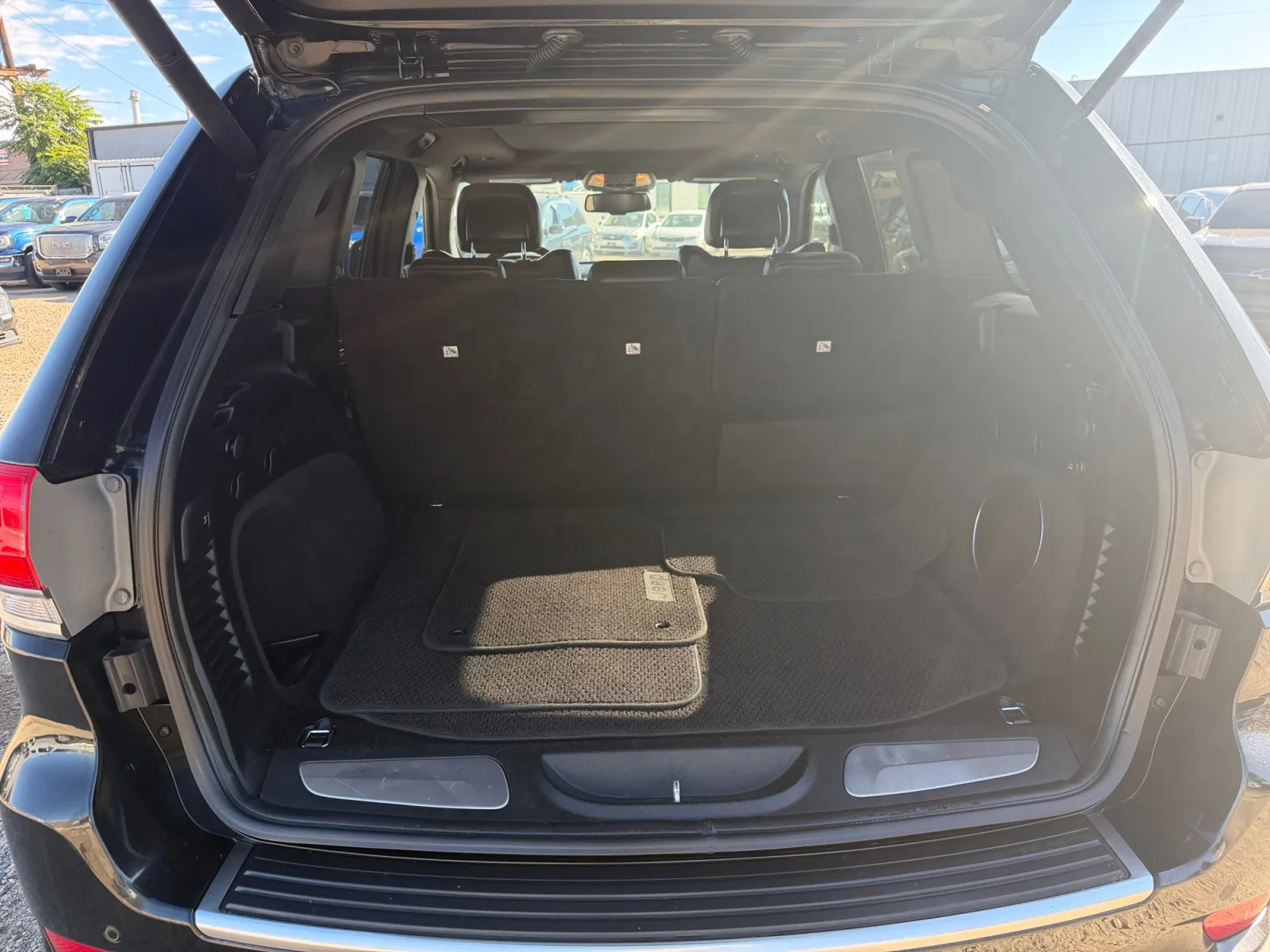 Jeep Grand Cherokee photo 19