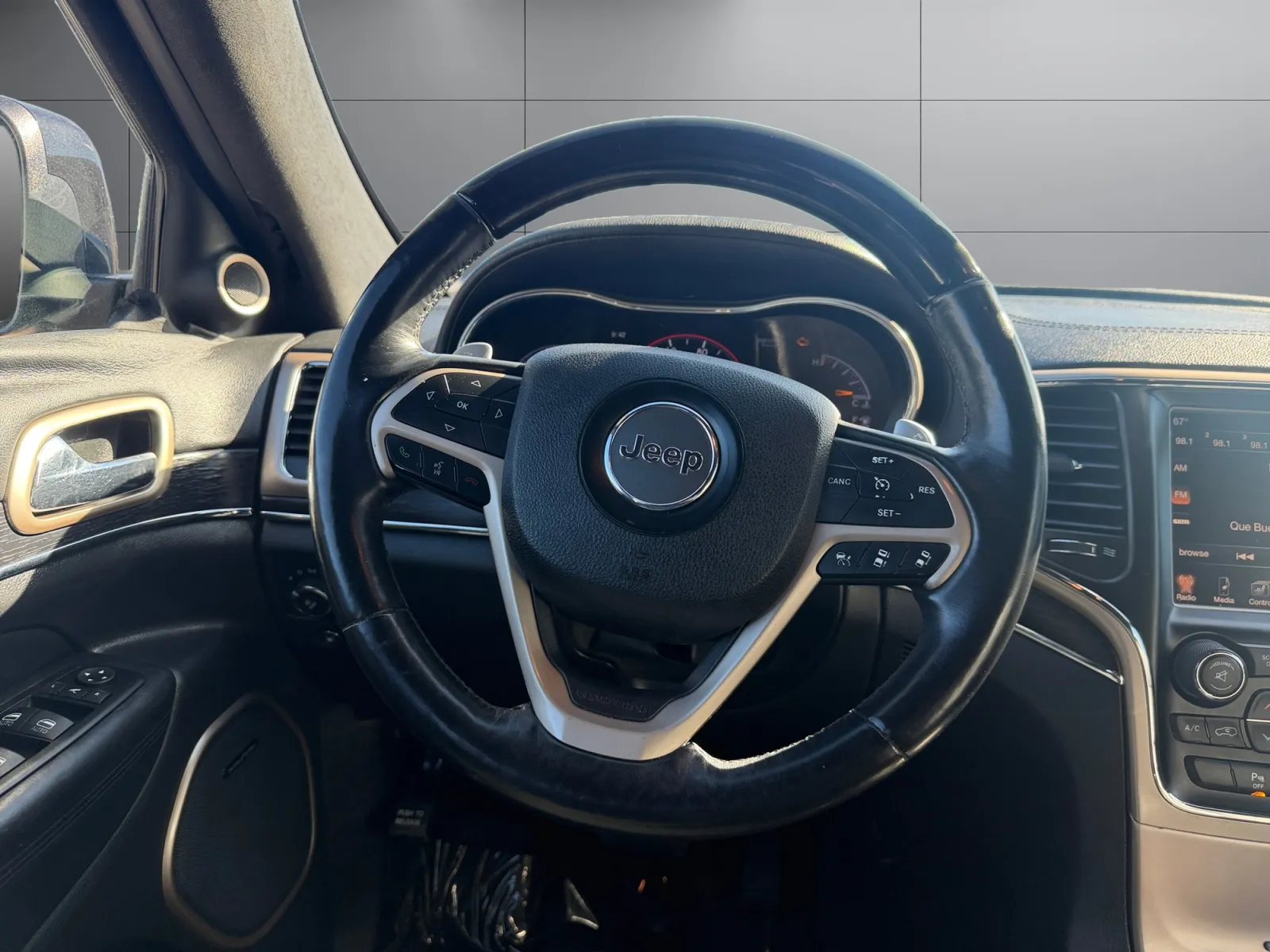 Jeep Grand Cherokee photo 13
