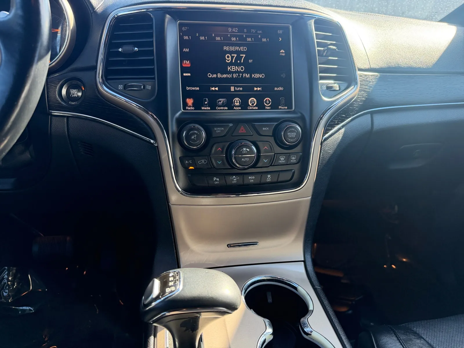 Jeep Grand Cherokee photo 15