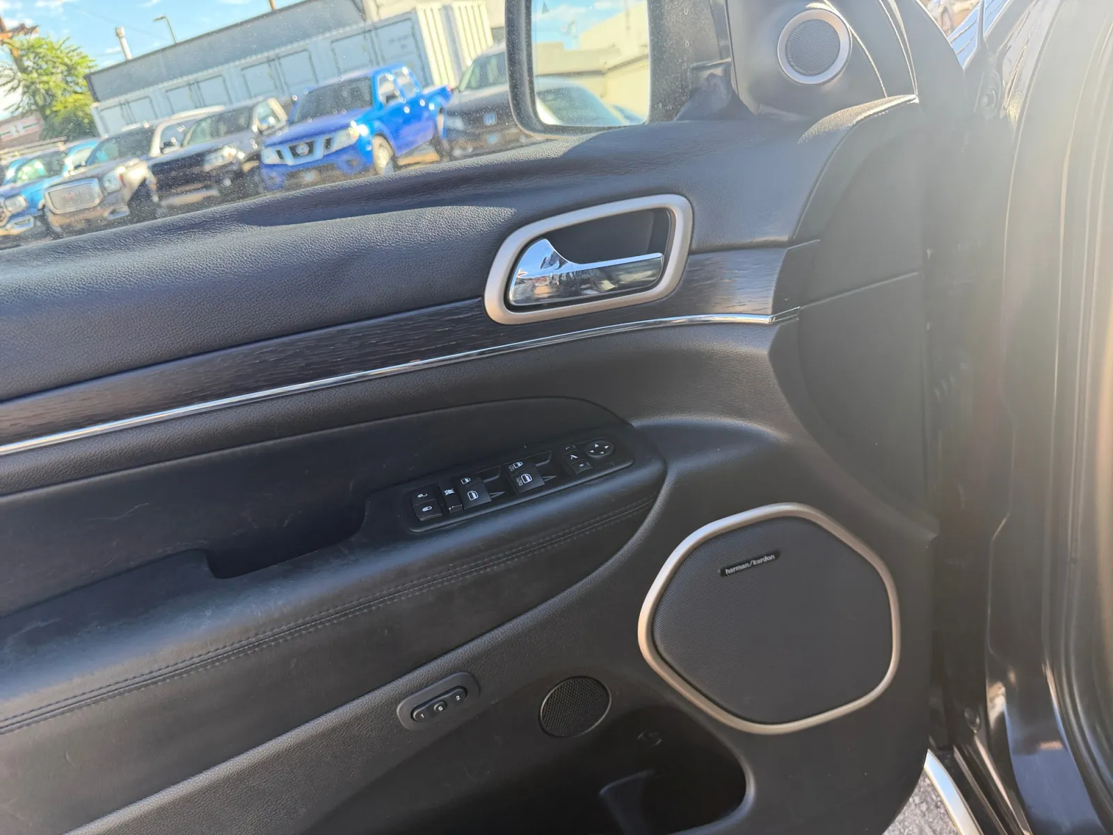 Jeep Grand Cherokee photo 11