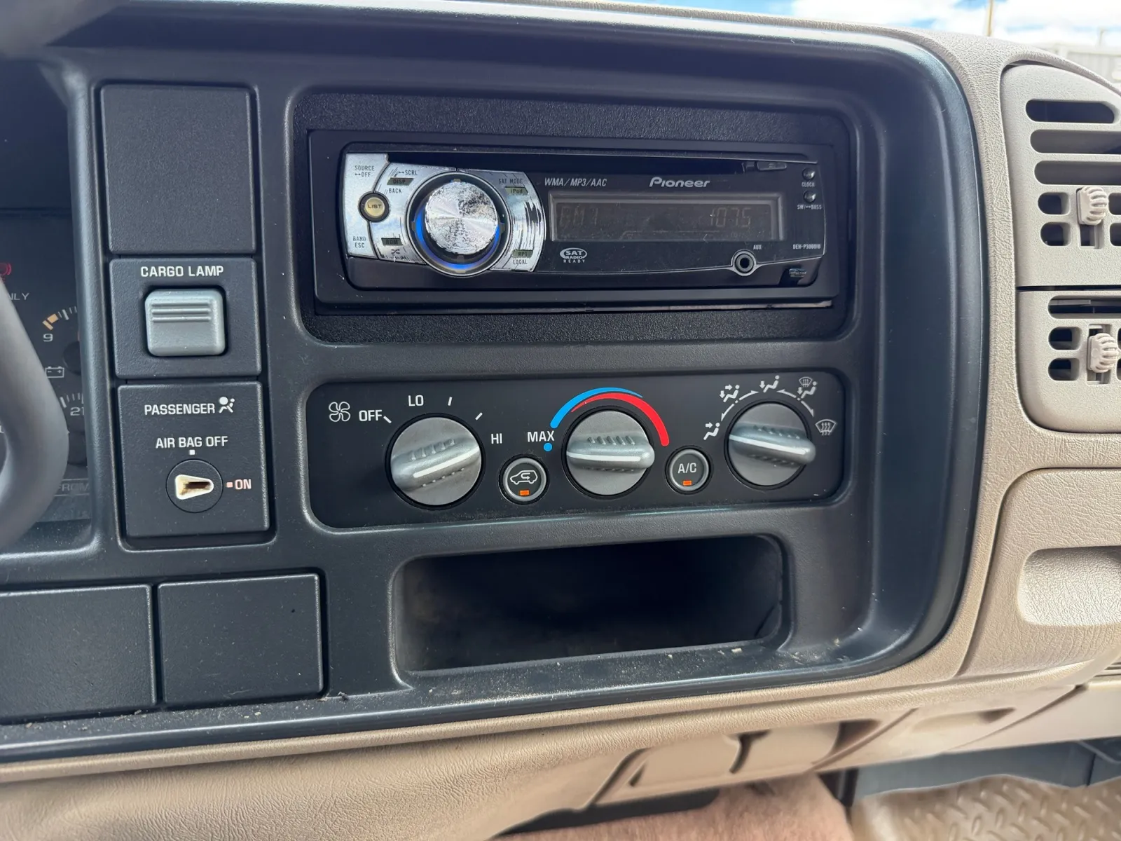 Chevrolet C/K1500 photo 22