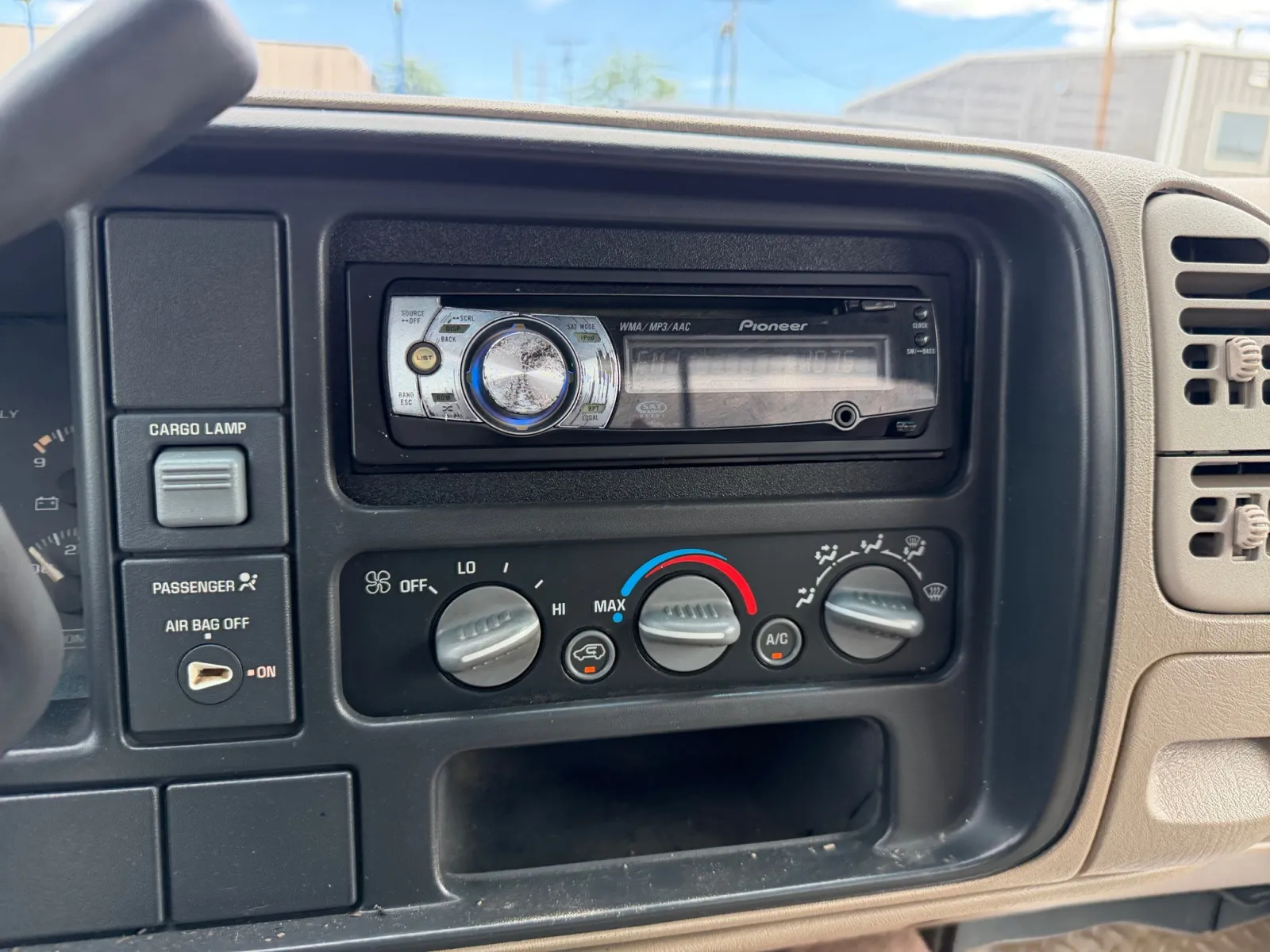 Chevrolet C/K1500 photo 21