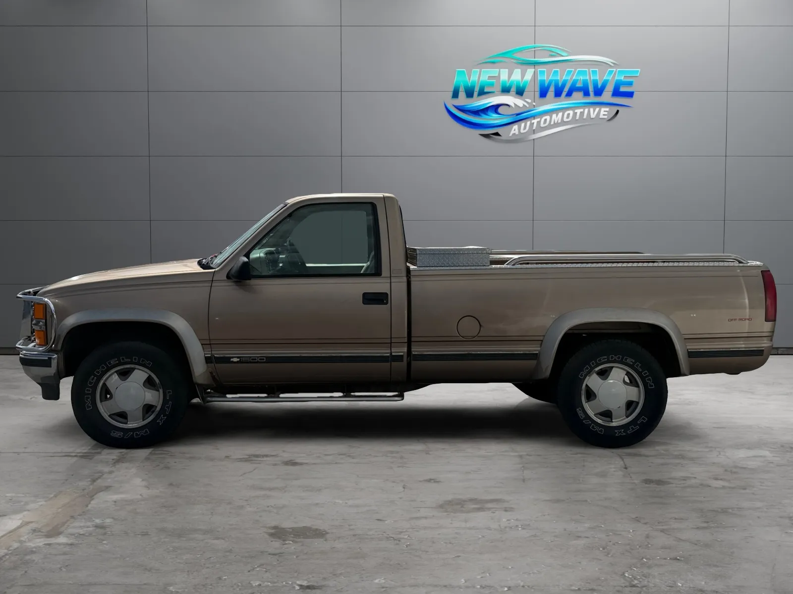 Chevrolet C/K1500 photo 2