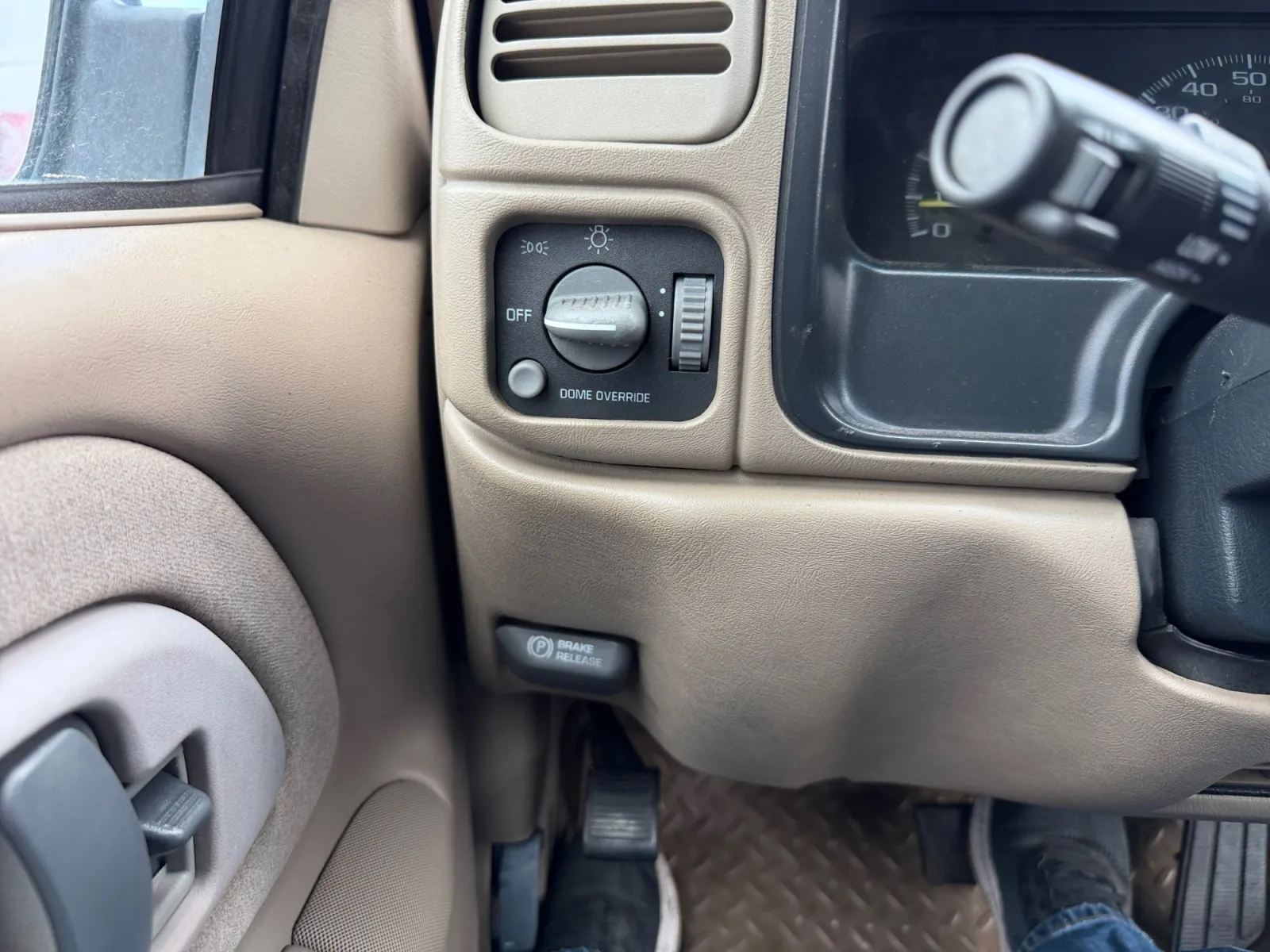 Chevrolet C/K1500 photo 23