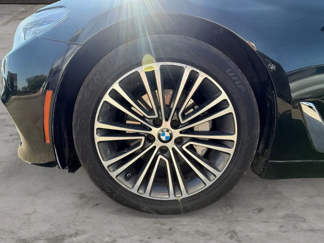 BMW 530i photo 9