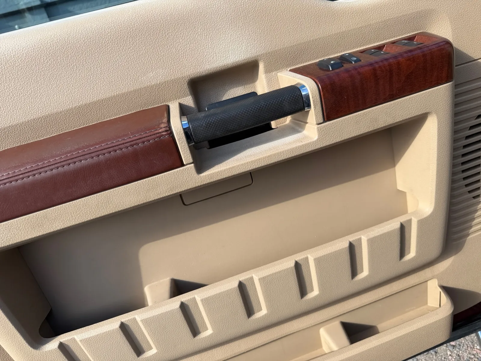Ford F-350 photo 11