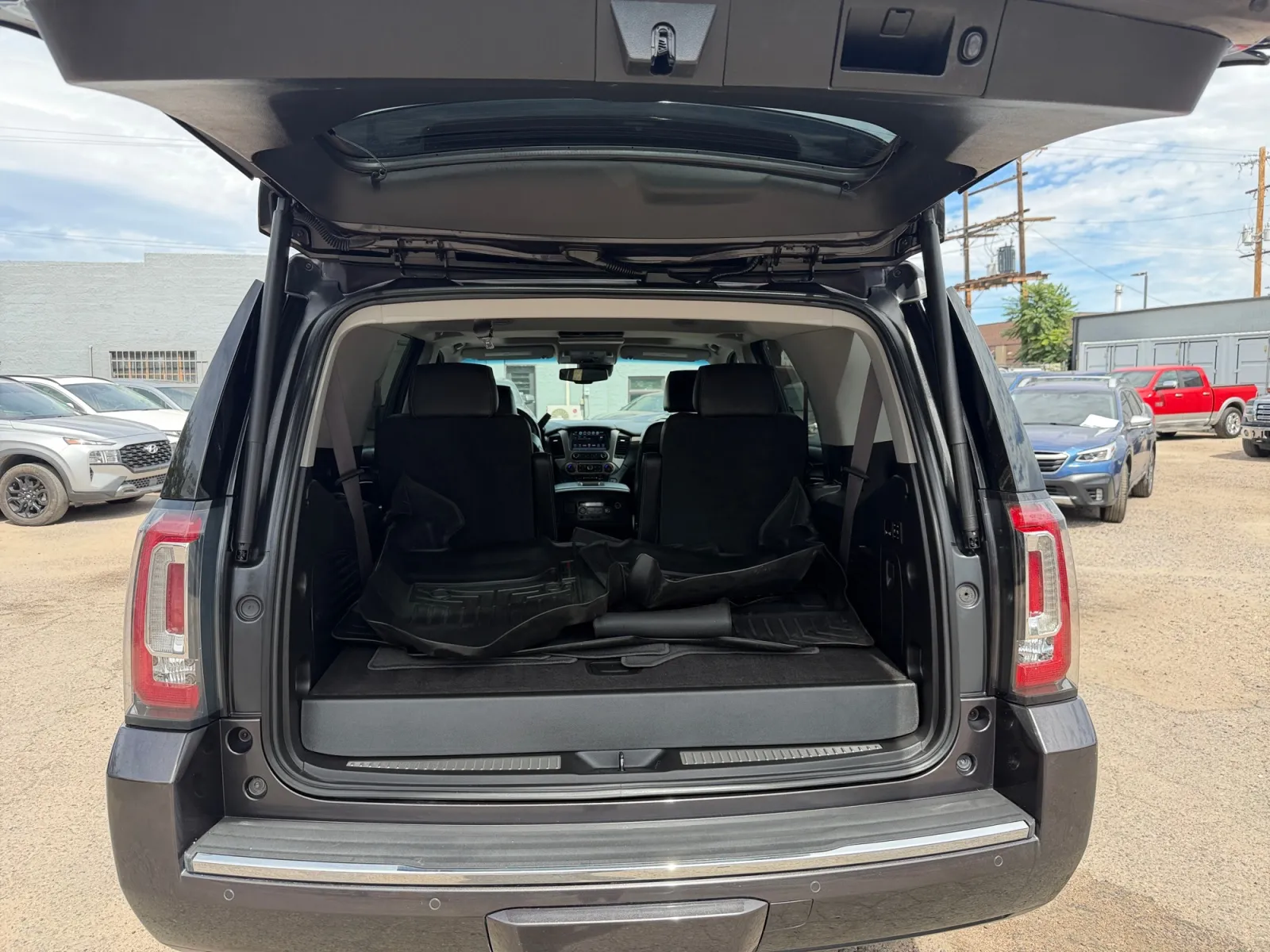 GMC Yukon photo 19