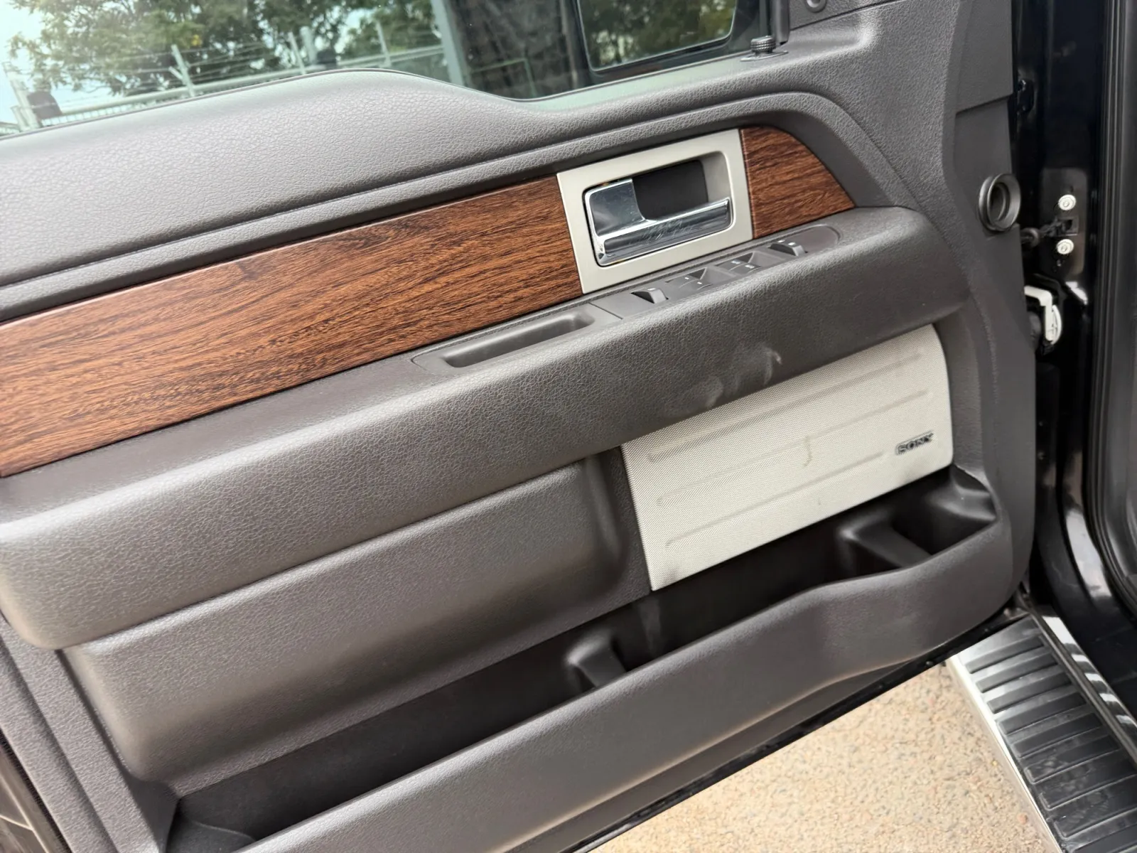 Ford F-150 photo 11