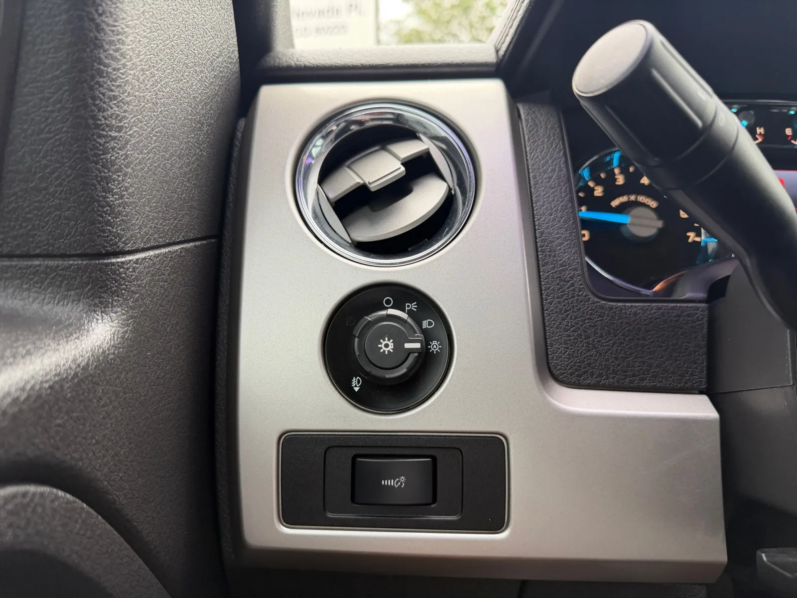 Ford F-150 photo 23