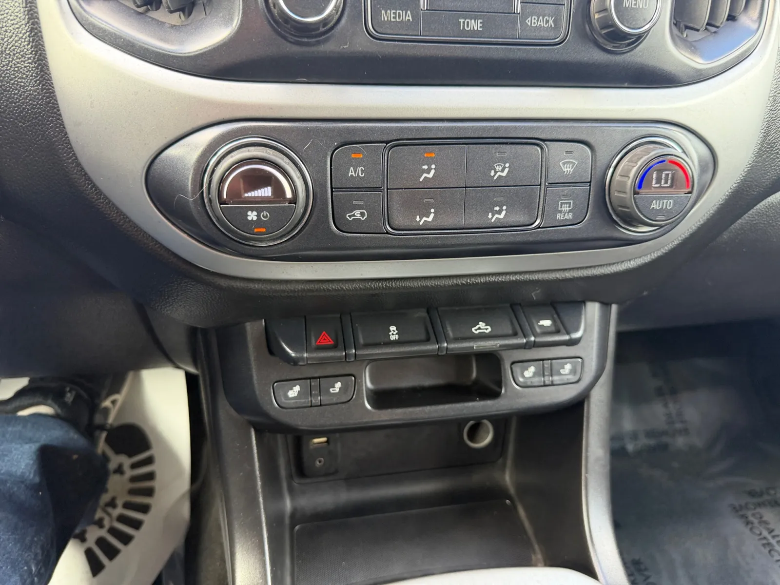 Chevrolet Colorado photo 23