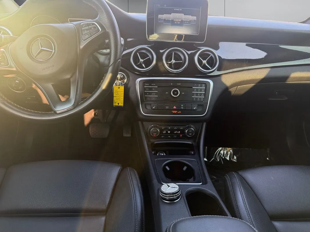 Mercedes-Benz CLA 250 photo 12