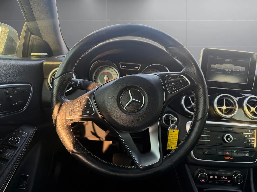 Mercedes-Benz CLA 250 photo 13