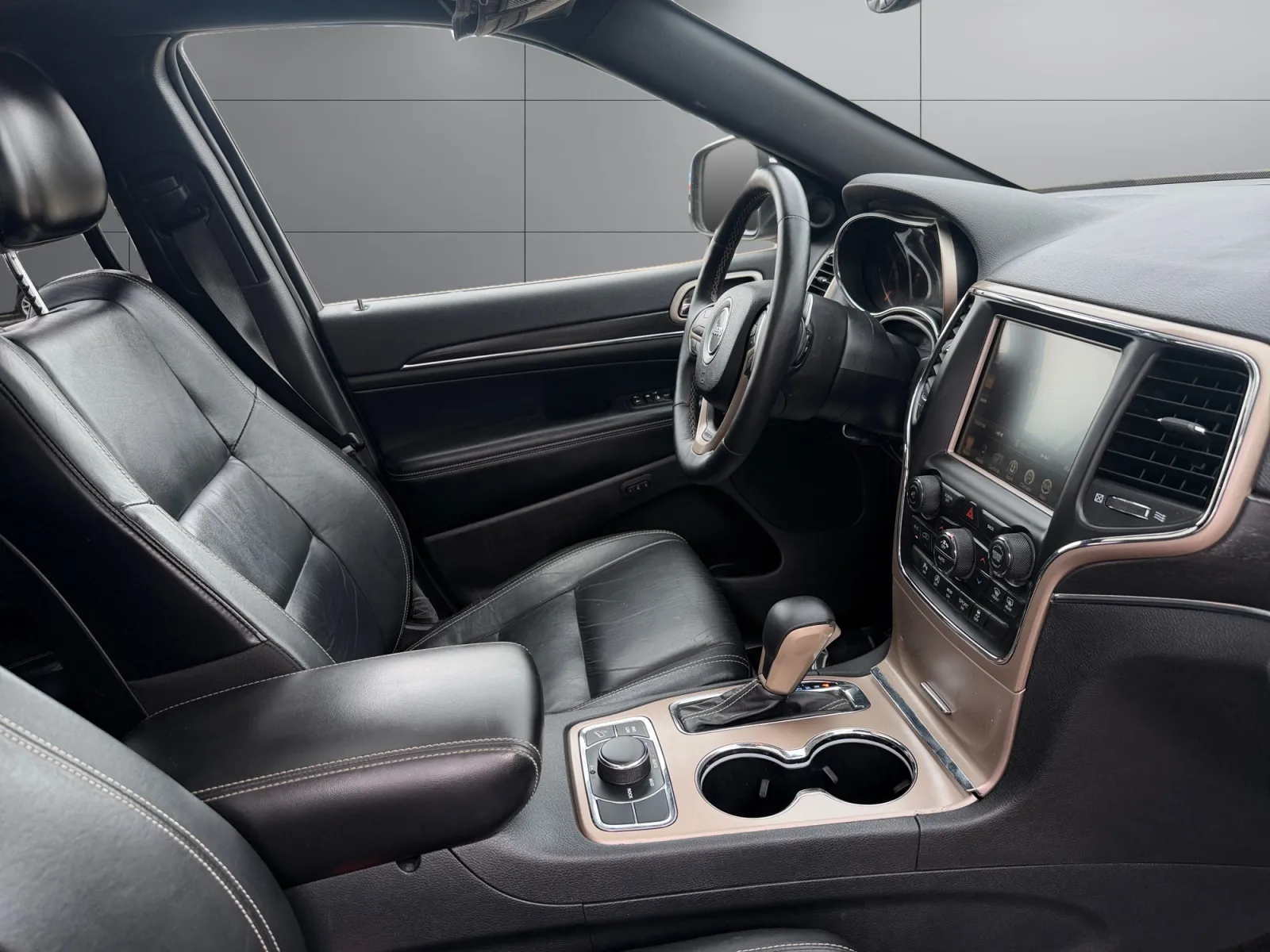 Jeep Grand Cherokee photo 17